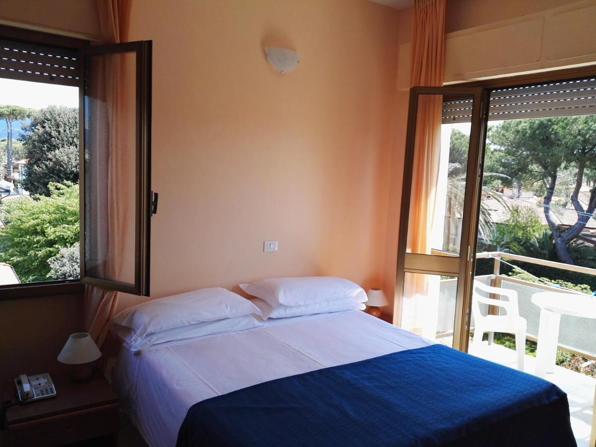 Hotel Elizabeth Marina di Pietrasanta Bagian luar foto