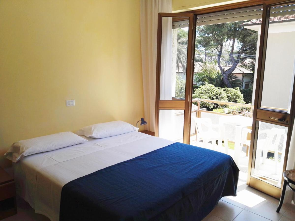 Hotel Elizabeth Marina di Pietrasanta Bagian luar foto