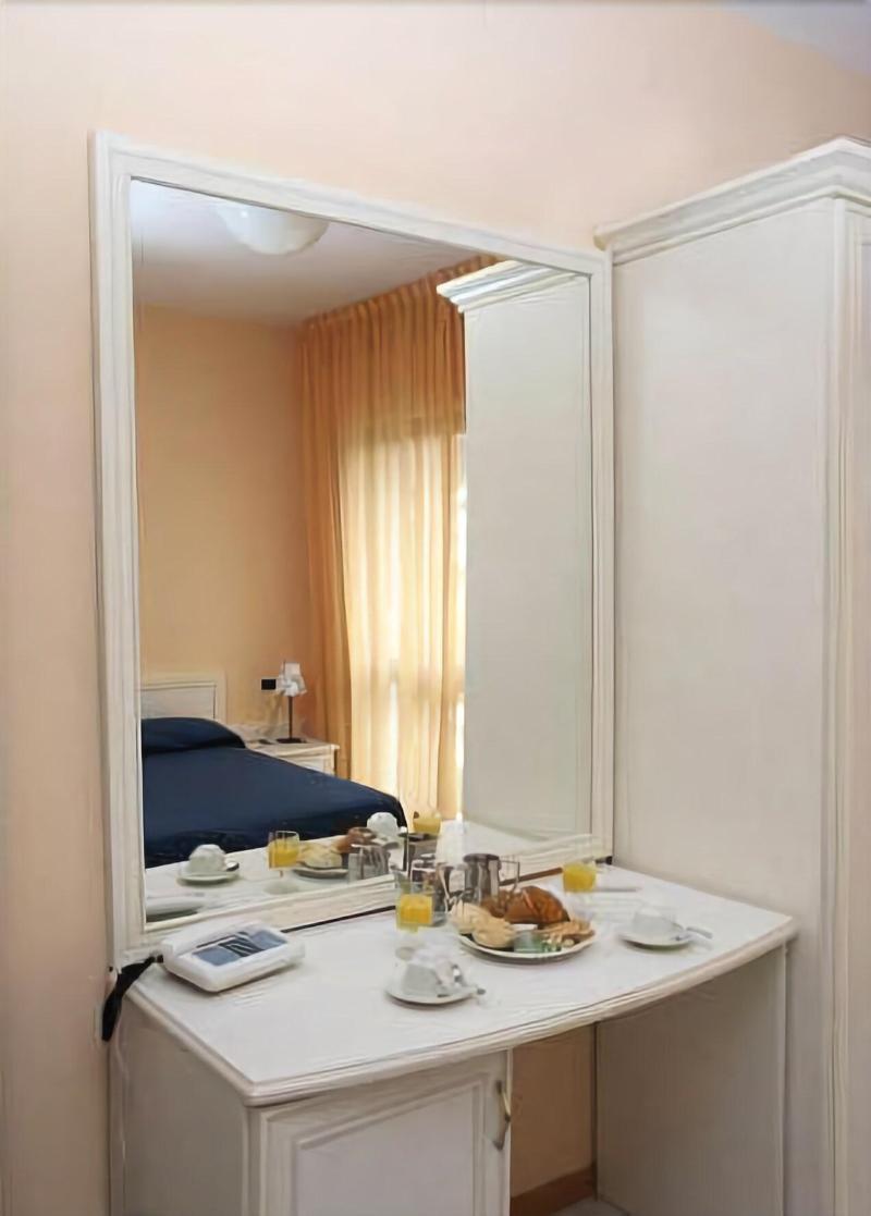Hotel Elizabeth Marina di Pietrasanta Bagian luar foto