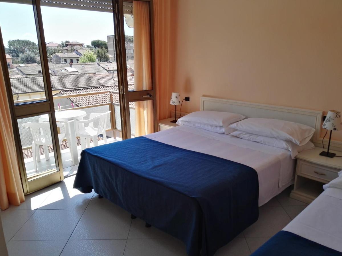 Hotel Elizabeth Marina di Pietrasanta Bagian luar foto