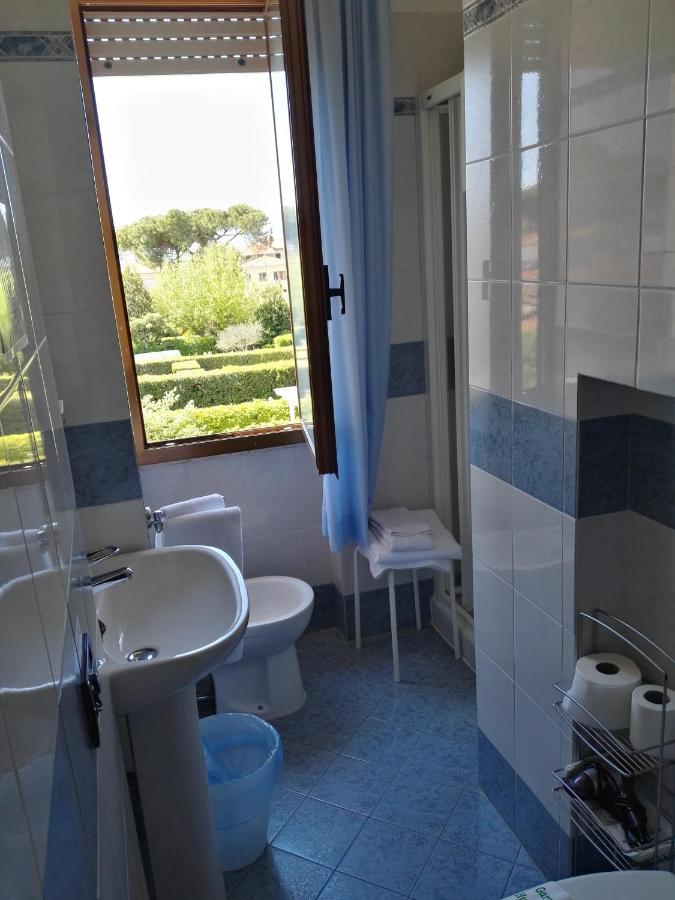 Hotel Elizabeth Marina di Pietrasanta Bagian luar foto