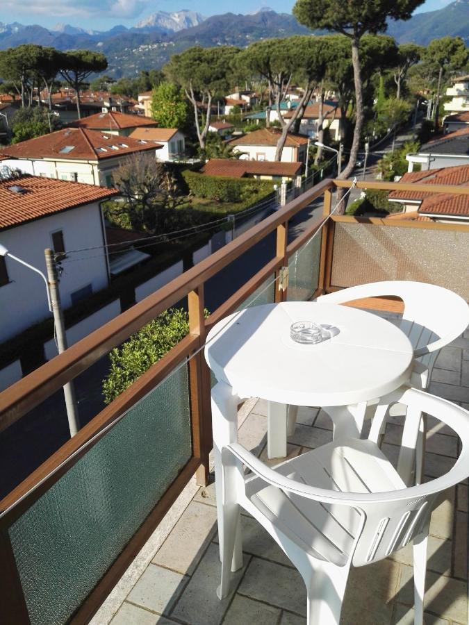Hotel Elizabeth Marina di Pietrasanta Bagian luar foto