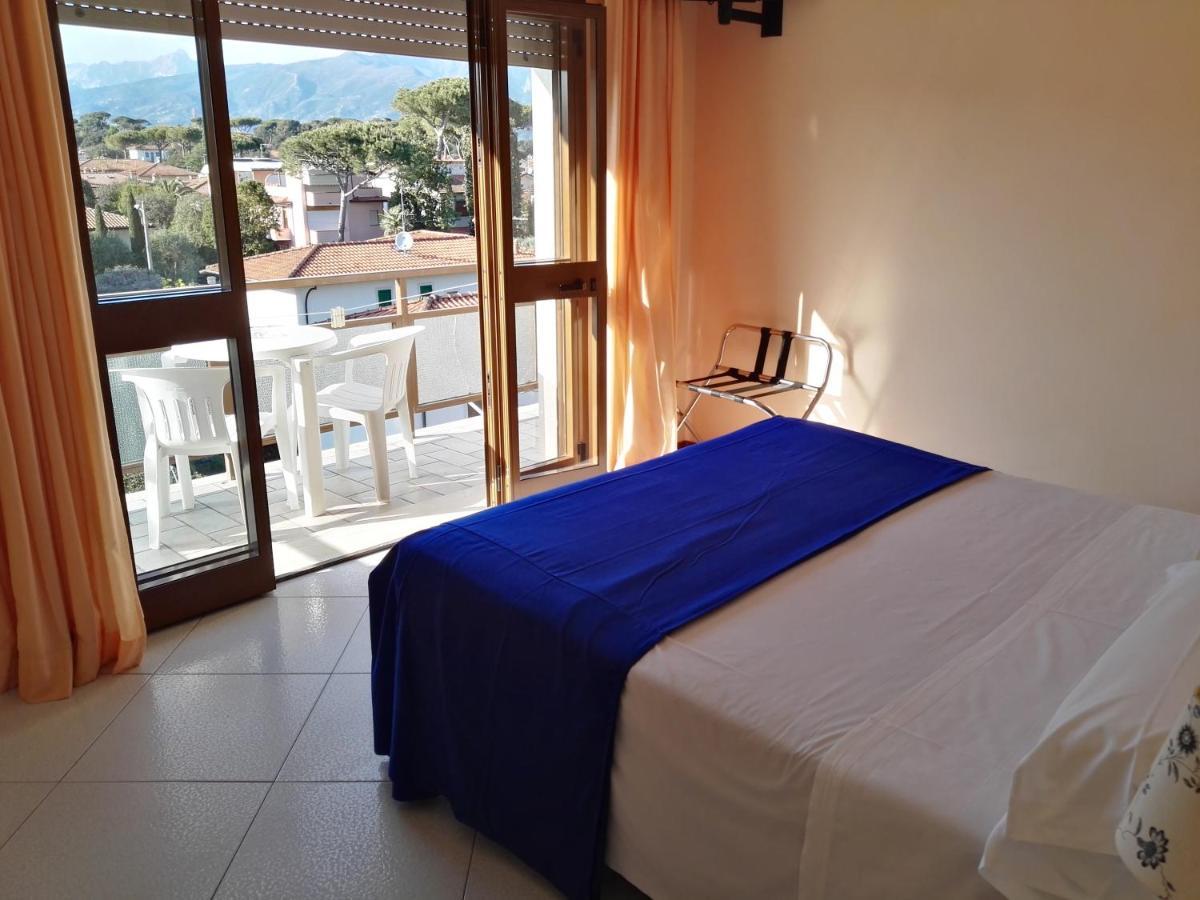 Hotel Elizabeth Marina di Pietrasanta Bagian luar foto