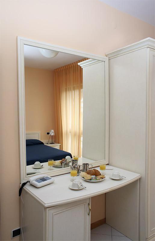 Hotel Elizabeth Marina di Pietrasanta Bagian luar foto