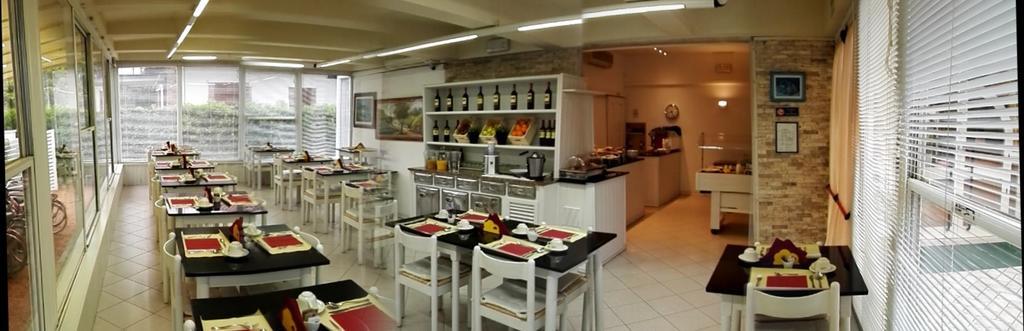 Hotel Elizabeth Marina di Pietrasanta Bagian luar foto