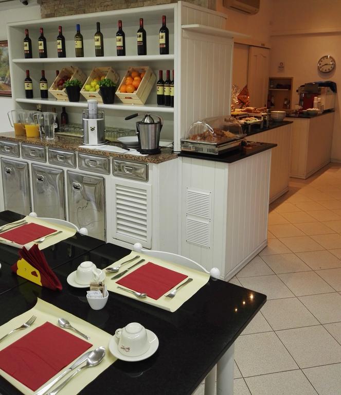 Hotel Elizabeth Marina di Pietrasanta Bagian luar foto