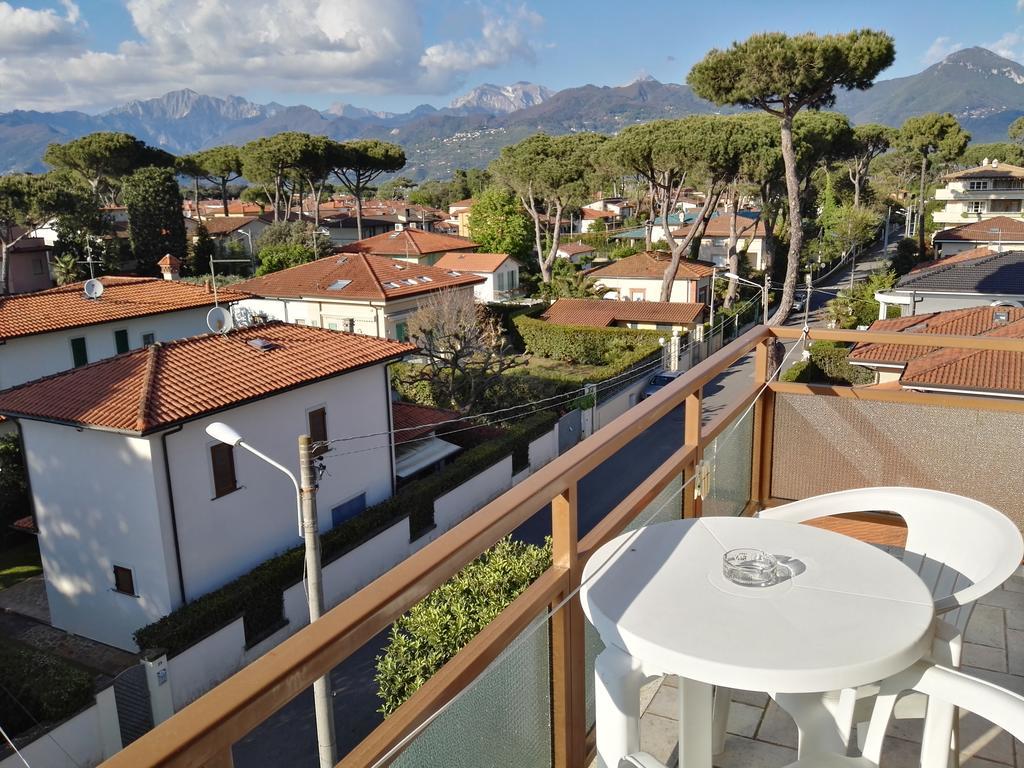 Hotel Elizabeth Marina di Pietrasanta Bagian luar foto