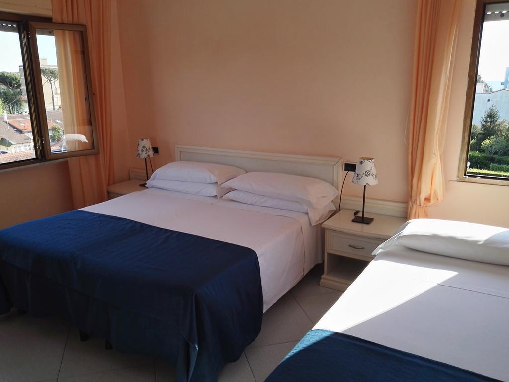 Hotel Elizabeth Marina di Pietrasanta Bagian luar foto