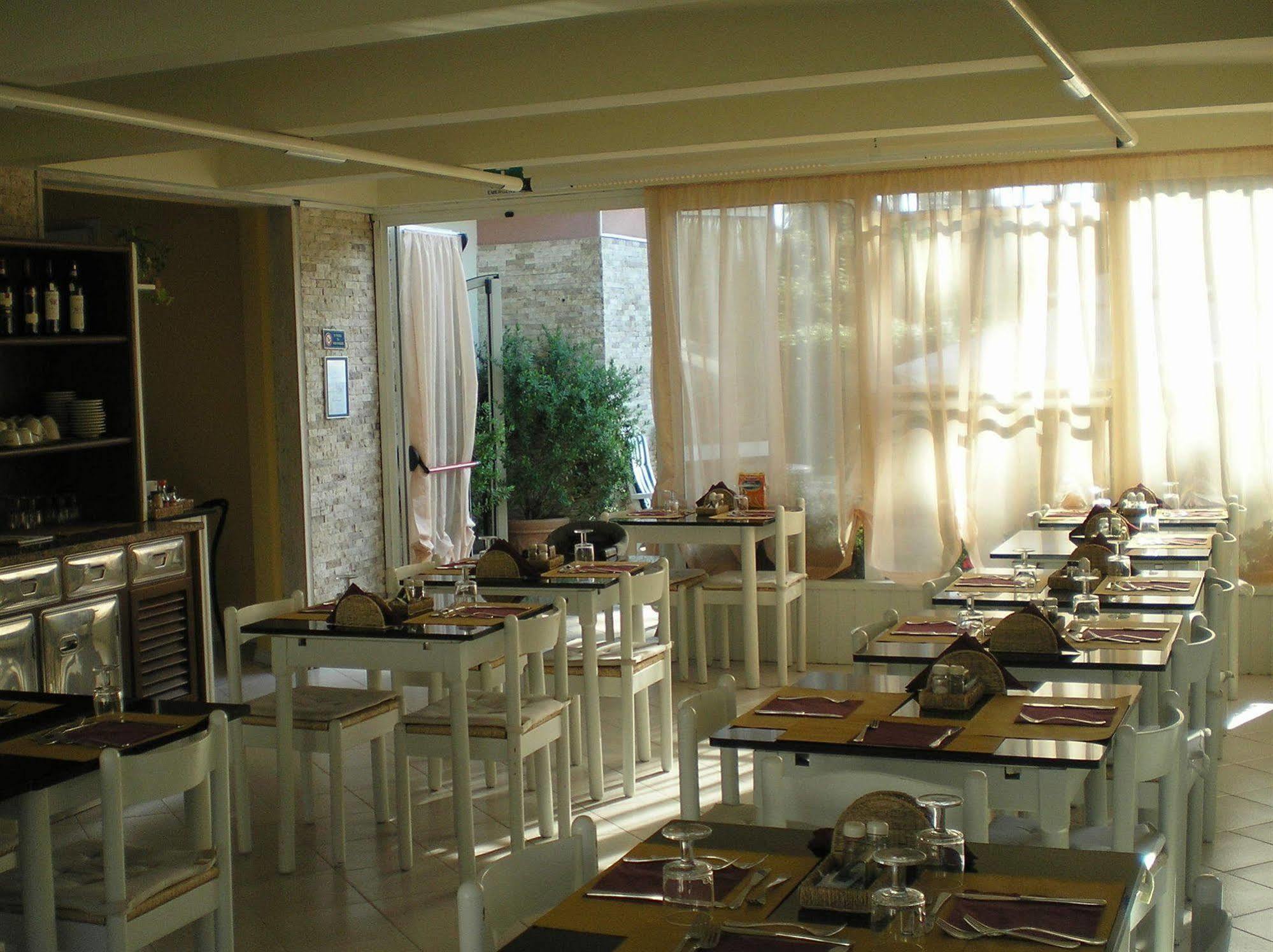 Hotel Elizabeth Marina di Pietrasanta Bagian luar foto