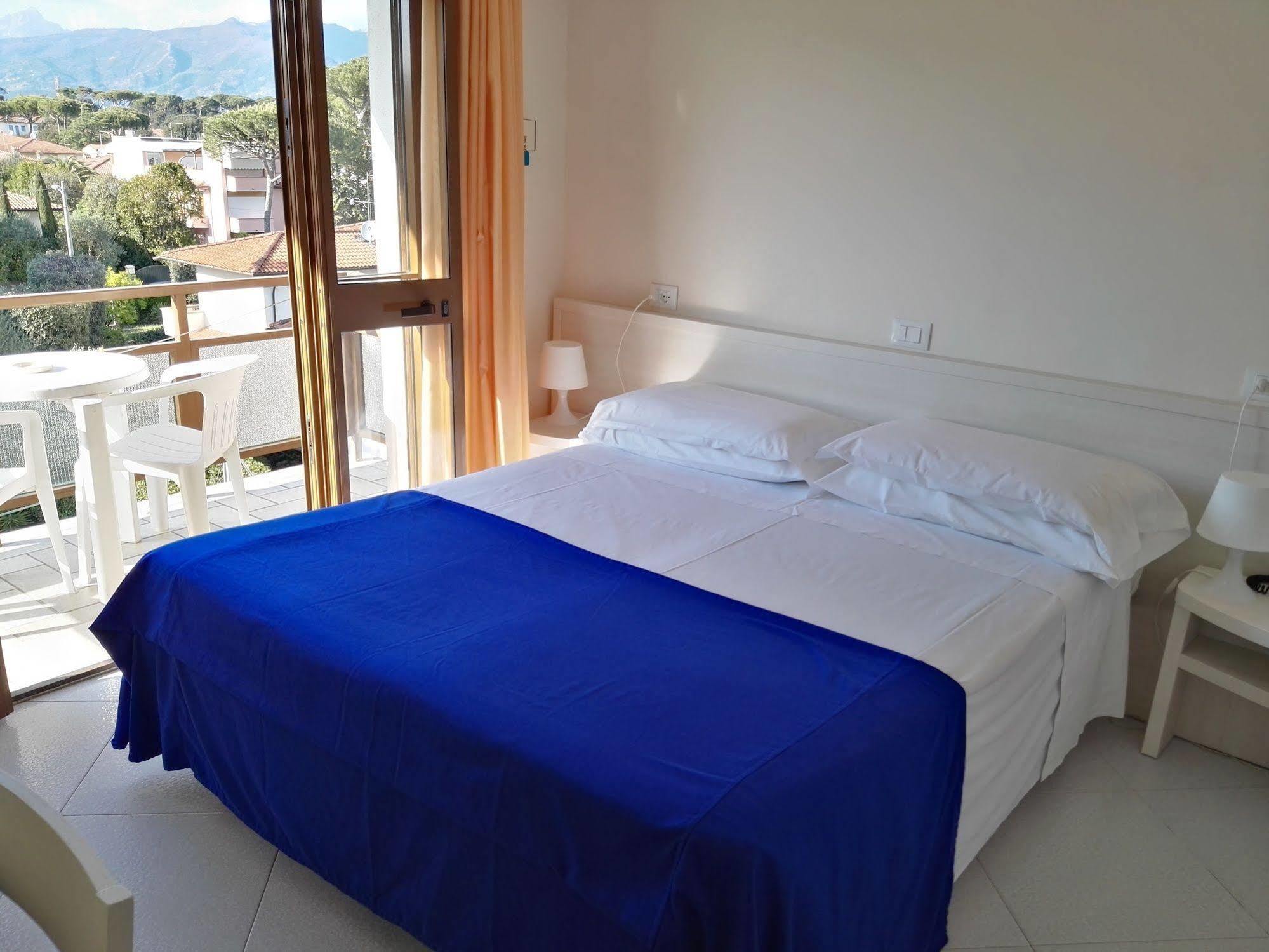 Hotel Elizabeth Marina di Pietrasanta Bagian luar foto