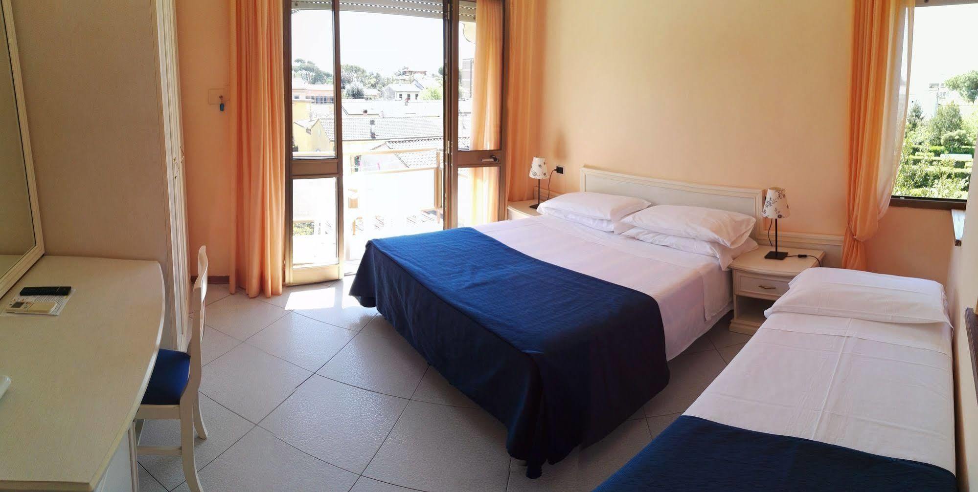Hotel Elizabeth Marina di Pietrasanta Bagian luar foto