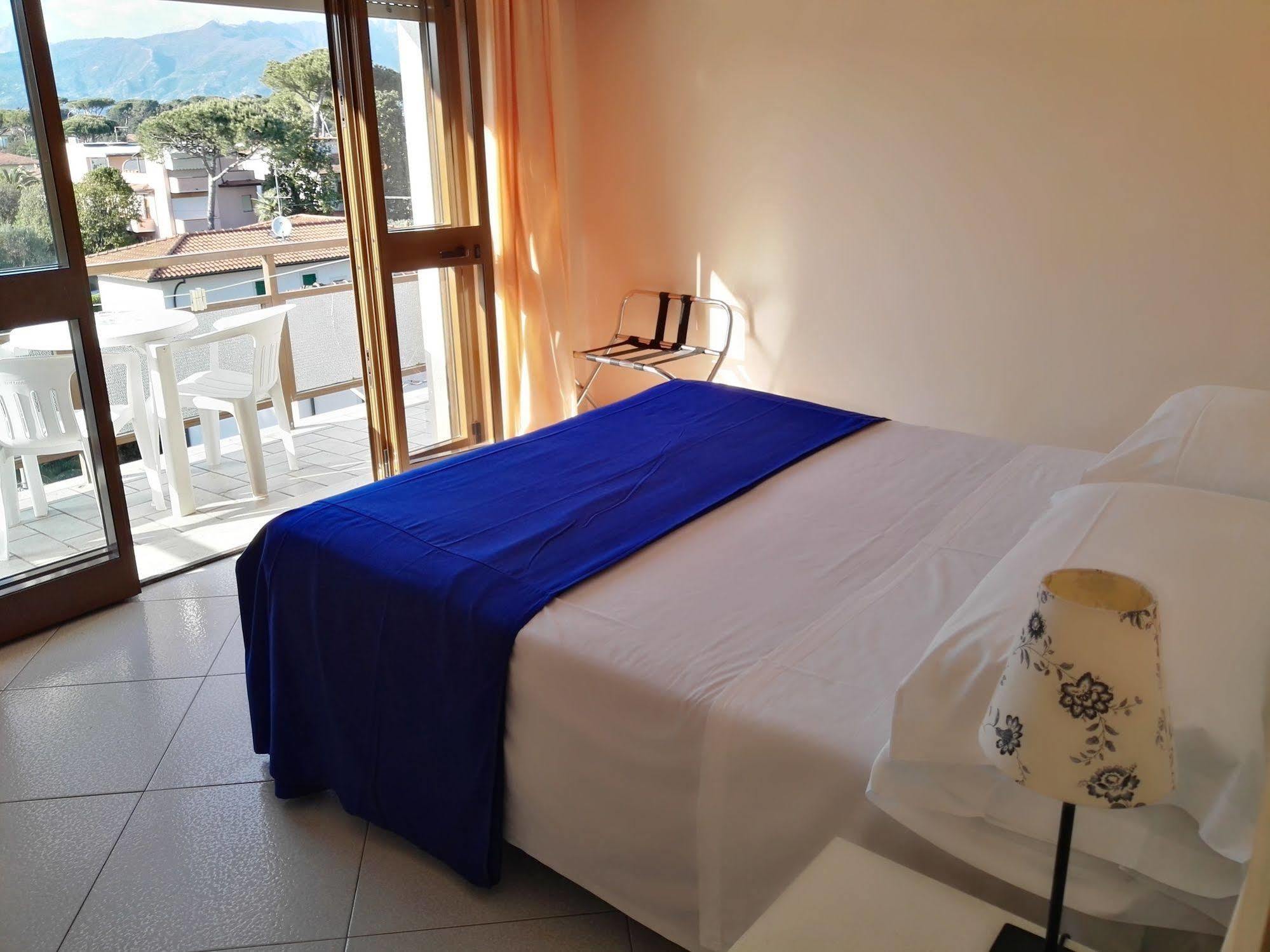 Hotel Elizabeth Marina di Pietrasanta Bagian luar foto